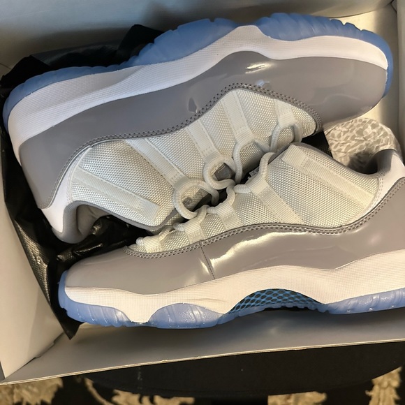 Jordan retro 11 cement greys